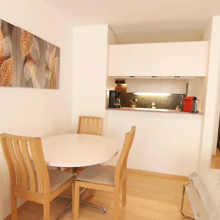 Lorez 5a By Apartment *